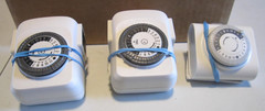 Lot of 3 – Indoor 24-Hour Mechanical Outlet Timer Plug Indoor 3 Prong, & 2 prong
