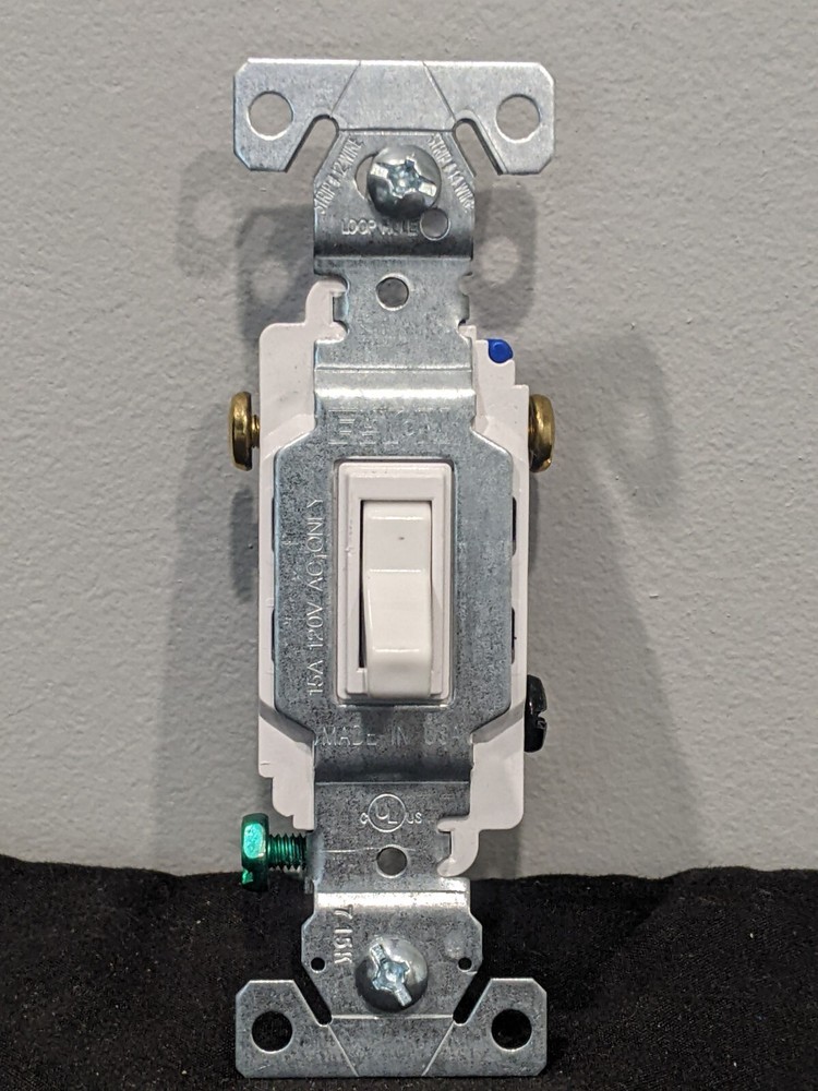 Cooper Wiring – 1303-7W – White Toggle Wall Light Switches 3-WAY 15A 120V