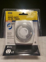 Mechanical Heavy Duty 24 Hr Timer, 1 Grounded Outlet, 125V cfl compatible indoor