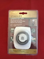 Stanley Lampmaster Mini 24 hour Mechanical Pin Timer NWB