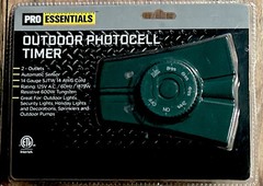 Pro Essentials Outdoor Lights Photocell Timer 2 outlets 125V A.C. NWT