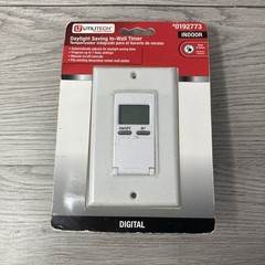 Utilitech 15-Amp Auto Digital Daylight Saving Lighting Timer 0192773 White OEM