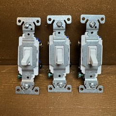 New White Eaton 1303-7W-SP-LW Toggle Switch 15A 120V 3 way Lot of 3 Made in USA