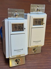 X2 – Honeywell RPLS730B1000 7-Day Programmable Light Switch Timer, White